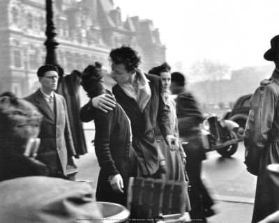 Le Baiser de l'Hotel de Ville Paris by Robert Doisneau